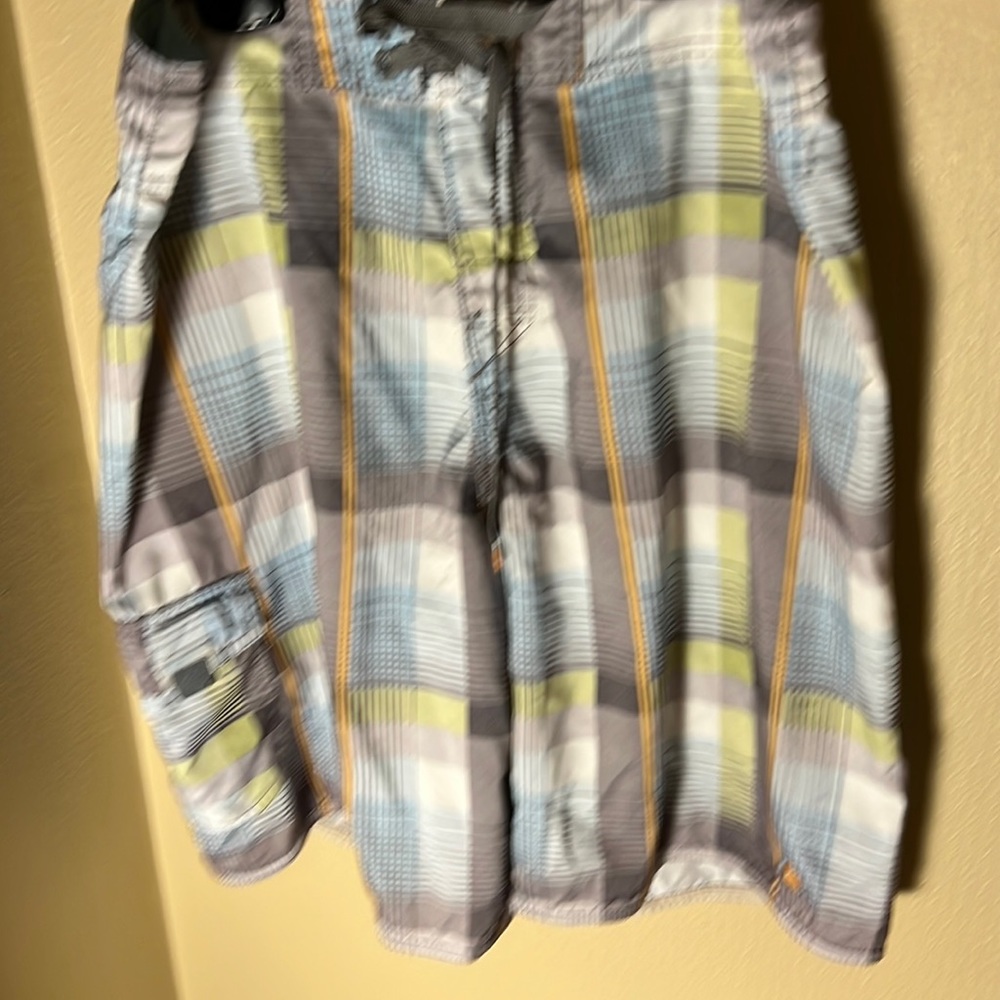 QuikSilver Mens Plaid Boardshorts Color Blue/Green/Gray Size Medium